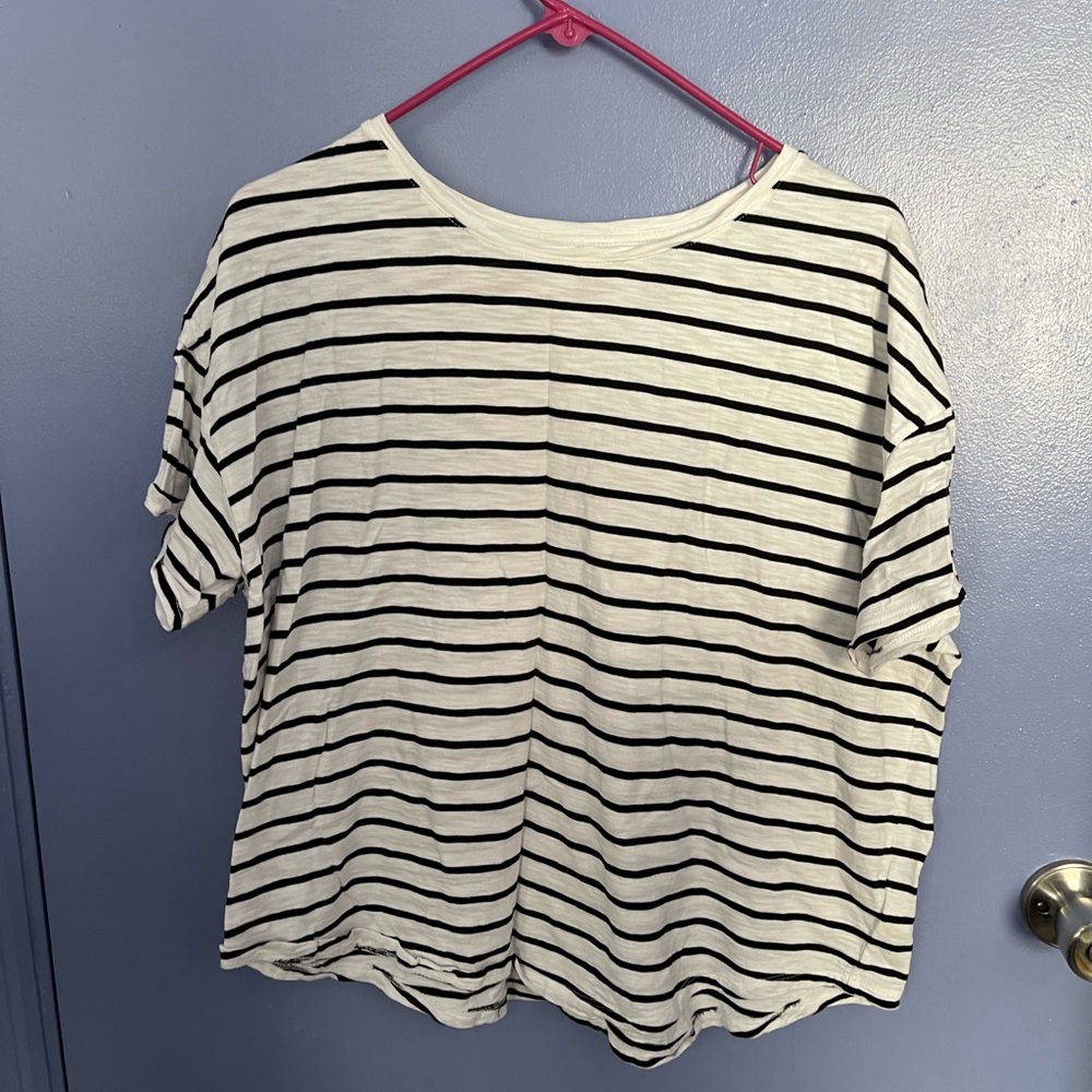 Size XL short sleeved black and white striped Old Navy shirt